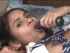 INDIAN SCHOOL GIRLS TRIES ANAL WITH MOMM DILDO