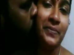 Hot desi indian mallu couples showing themselves before cam